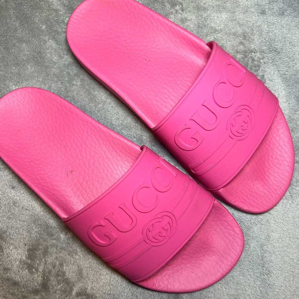 Gucci Rubber Women’s Logo Slides